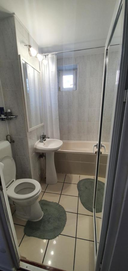 Apartament Chaplins 3 Camere Piatra Neamţ エクステリア 写真
